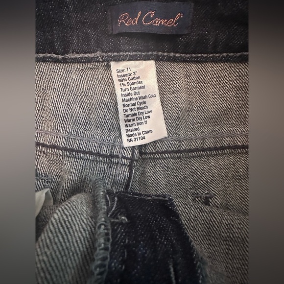 Junior Ladies Red Camel Dark Blue Jean Shorts, size 11 - Picture 5 of 5